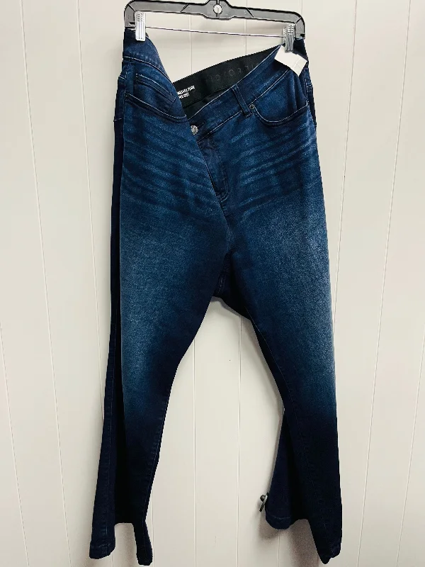 Jeans with a classic blue denim hue for timeless styleJeans Boot Cut By Torrid In Blue Denim, Size: 26