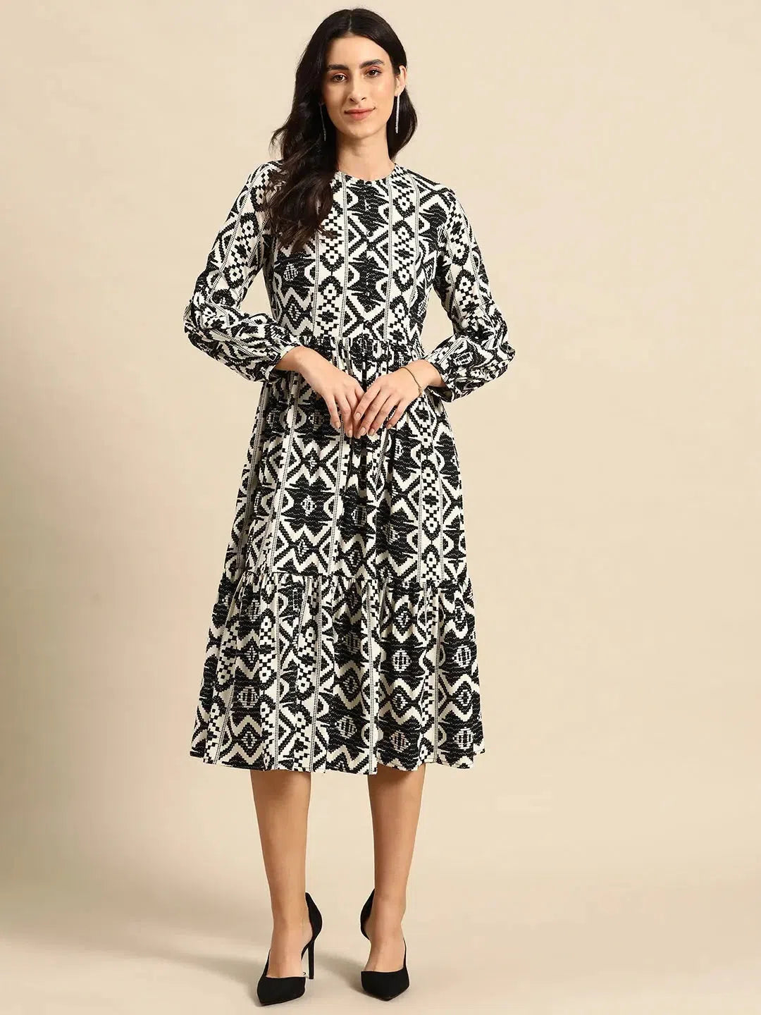 Plus-size dresses for womenMidi Layered dress with balloon sleeve in Black and Cream Ikkat Print