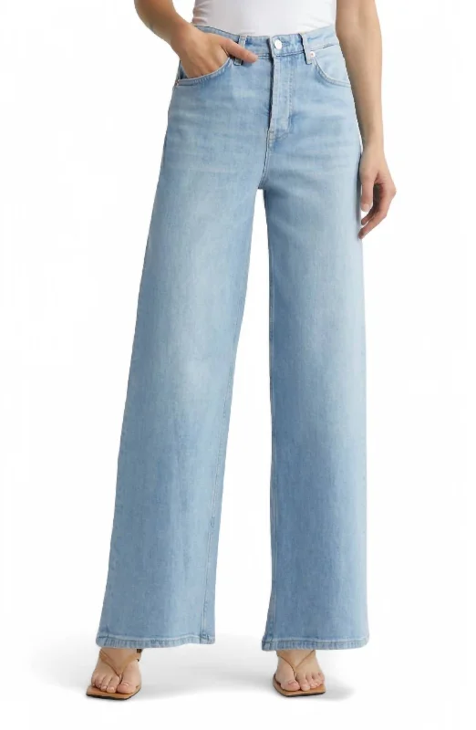 Jeans with a relaxed fit for everyday comfortThe Getty High Rise Wide Leg Jean In Blue Mist