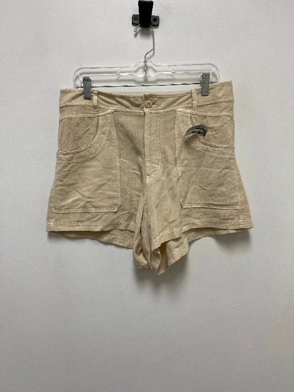 Vintage women's skirtsShorts By Free People In Beige, Size: M