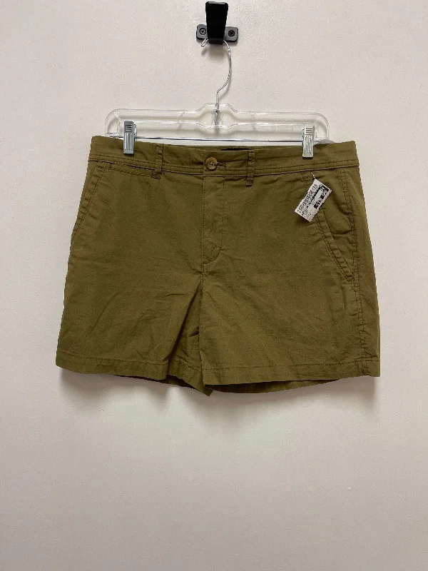 Spring-colored women's pantsShorts By Banana Republic In Green, Size: 8