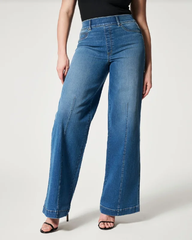 Jeans with a faux leather patch at the back pocketSeamed Front Wide Leg Jeans In Vintage Indigo