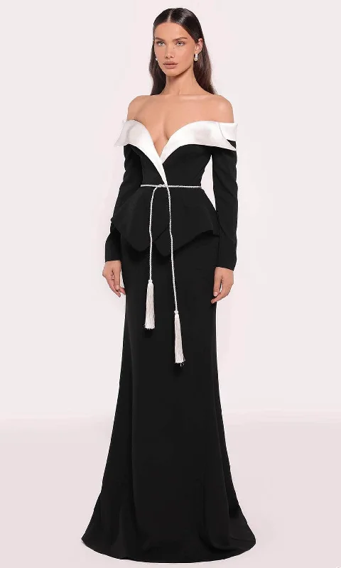 Tight-fitting dresses for womenTarik Ediz 98841 - Off Shoulder Foldover Gown