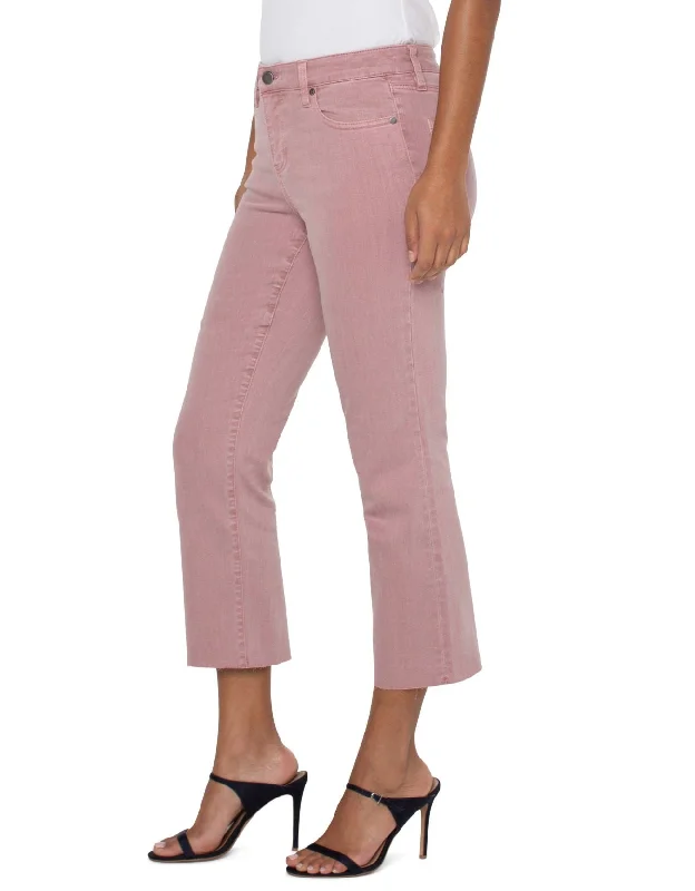 Jeans with a slim fit for a polished appearanceLiverpool Kennedy Crop Straight ASTER MAUVE